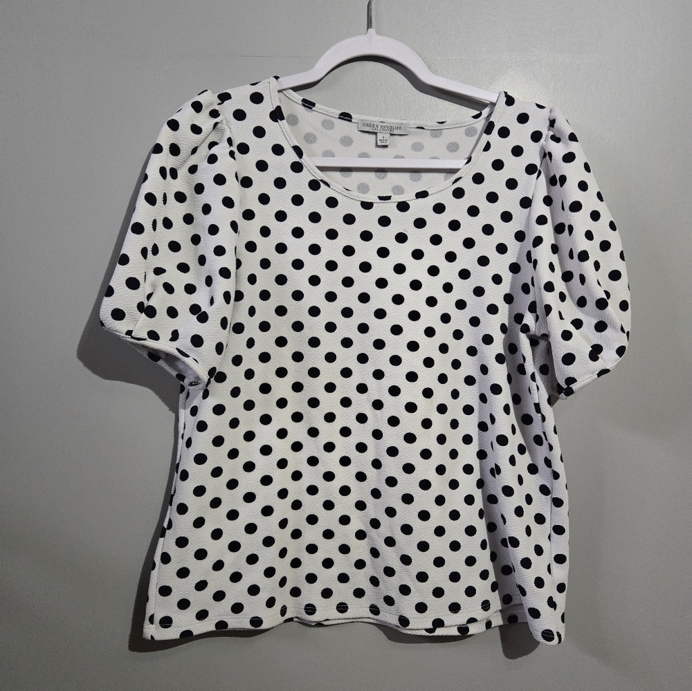 Green Envelope TexturedPolka Dot Top, L